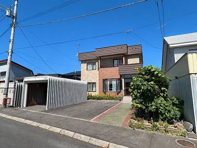 Used single-family home in Nayoro City, Nishi 13th Street, South 9th Block