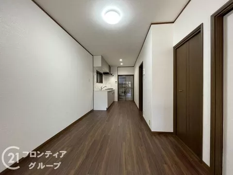【Full renovation in August of the 8th year of Reiwa + immediate viewing available!】■South-facing, good sunlight and ventilation