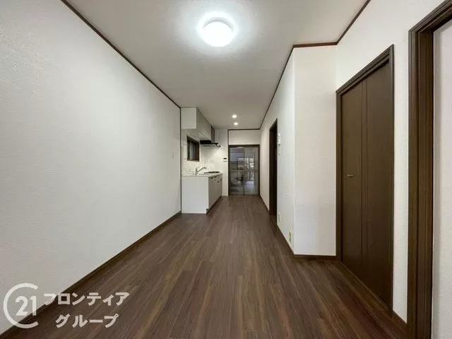 【Full renovation in August of the 8th year of Reiwa + immediate viewing available!】■South-facing, good sunlight and ventilation