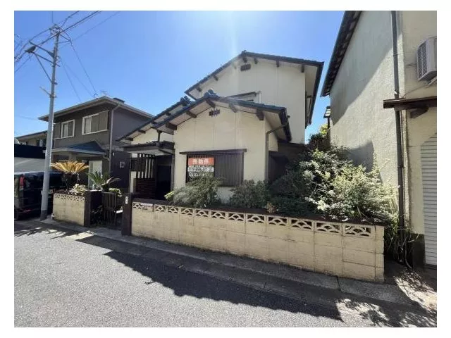 About a 7-minute walk from Tsutoya Station! Convenient location for shopping with Aeon and Trial just 3-4 minutes by car.