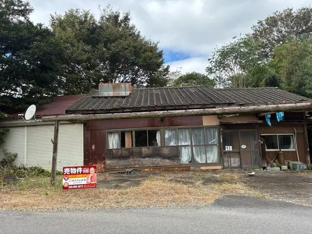 Corner lot! Can be demolished for your dream new home site.