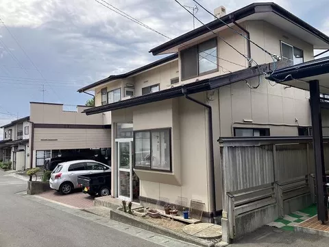 Hachinohe-shi, Hachinohe Ooaza Araida Aza Terasawa (Mutsu Minato Sta.) 2F 8DK

9,800,000 yen