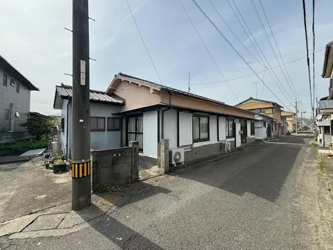 Naruto City, Otsu Town, Yagura, Higashizutsumi (Konpira-mae Station) Single-story 5DK
