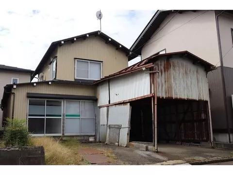 Kawasaki 3-chome affordable housing, lived in as a rental until July, useful as an income property