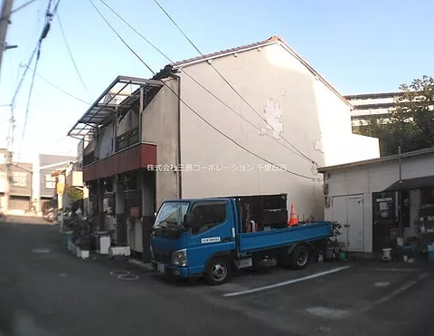 Used single-family home in Settsu City, Shoya 1-chome, used terrace