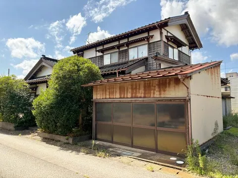 Himi City Kubo (Himi Station) 2-story 6DK - Image 3