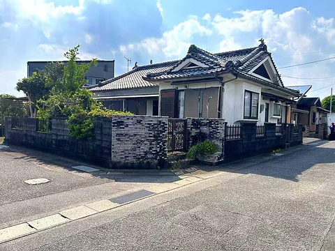 Used single-family home Shibushi, single-story
