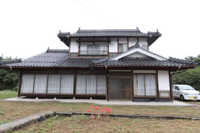 Miyoshi City, Yoshikata Town Kiyotsuna (Yoshikata Station) 2-story 8DK