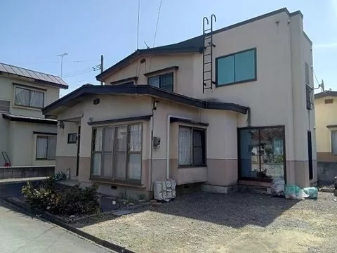 Hirosaki City, Oaza Fujishiro 2-chome (Hirosaki Station) 2-story building 5DK