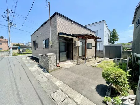 Hirosaki City, Oaza Nishimomori 2-chome (Kōkōge Station) Single-story building 3DK