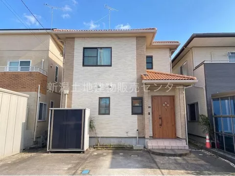 ■Parallel parking for 3 cars allowed! Front road 6m wide! Convenience store 2 min. walk!