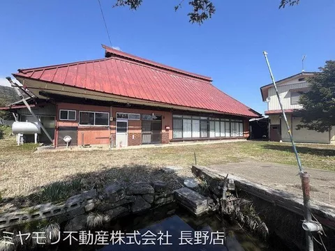 Oaza Kawakami (Mure Station) 9 million yen