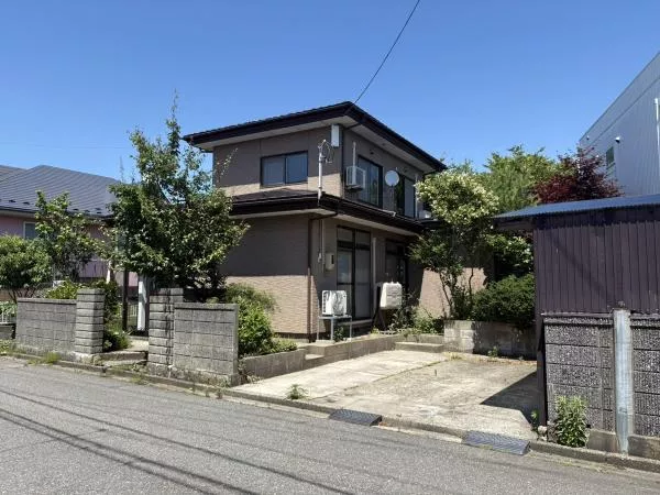 Akita City, Hachiman-ta 1-chome, (Izumi-Sotoakikawa Station) 2-story building 3LDK