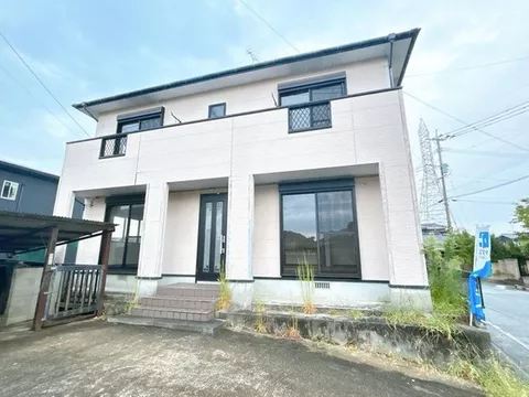 [Open House] Currently for sale until September 28, a 5LDK two-story house built in 2002.