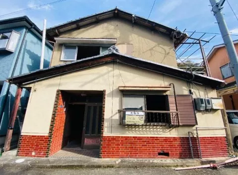 Otsu City, Jinryo 2-chome (Karahashimae Station) 2-story building 5LDK