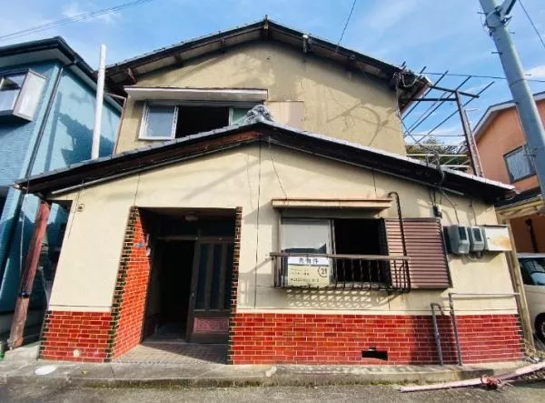 Otsu City, Jinryo 2-chome (Karahashimae Station) 2-story building 5LDK