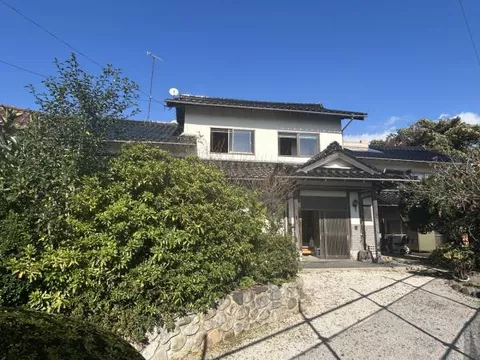 Izumo-shi, Izumo-shinzaioki-cho (Izumo Shinzai Sta.) 2F 8DK

4,200,000 yen