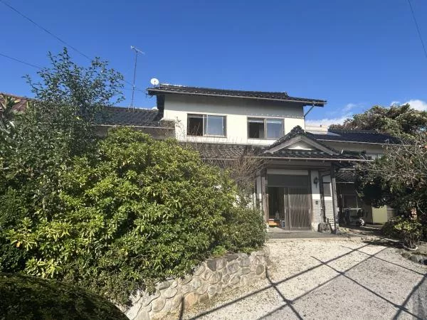 Izumo-shi, Izumo-shinzaioki-cho (Izumo Shinzai Sta.) 2F 8DK

4,200,000 yen