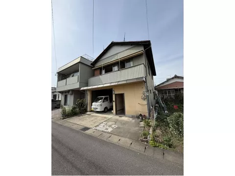 Akanebe Hongō 3, 8.3 million yen