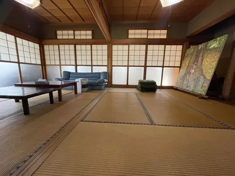 [Good sunlight exposure] A quiet residential area of over 50 tsubo. Parking for 2 cars available & a spacious 2-story living. - Image 3