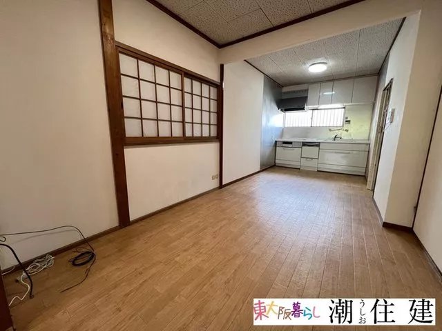 ☆Ikeshima-cho 3, Higashi-Osaka City☆5DK with ample room count and garage with shutter