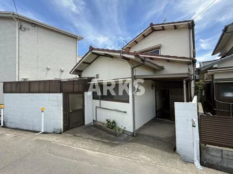 Takamatsu-cho, Takamatsu-shi, Takamatsu (Yashima Sta.) 2F 4DK

1,980,000 yen