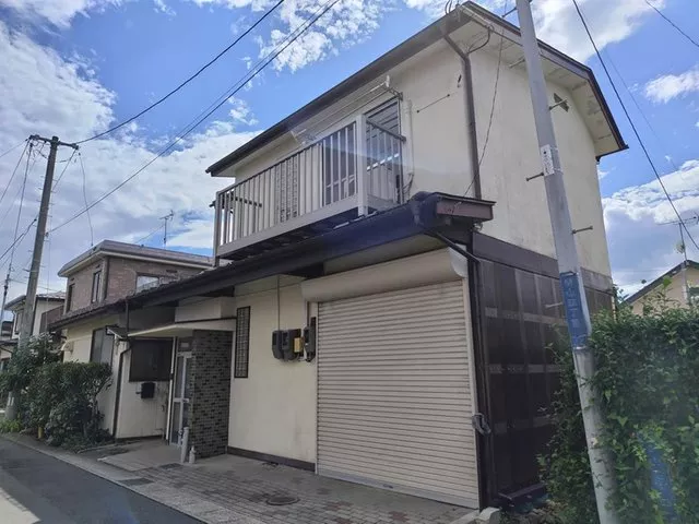 This property has many rooms and is perfect for a large family.