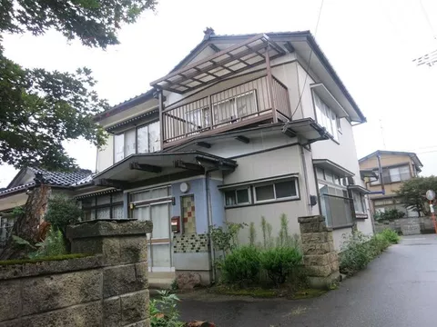 ~ Comfortable living in an environmentally friendly residential area ~ Current condition delivery ~ DIY available