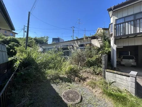 A single-story 3K home with a plot of approximately 78 tsubo and a southern garden where you can also enjoy a home vegetable garden.