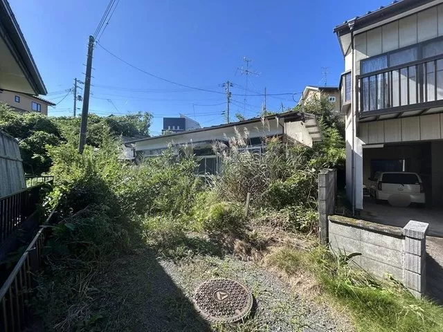 A single-story 3K home with a plot of approximately 78 tsubo and a southern garden where you can also enjoy a home vegetable garden.