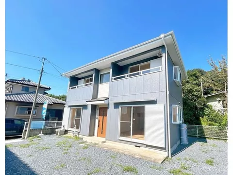 Open house held, building renovated, spacious parking for 4 cars, 70 tsubo land with 3LDK