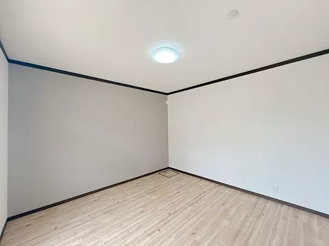 Used single-family home in Nakagifu City - Image 10