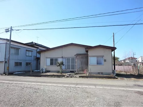 <Income Property (2 Buildings)> Rental housing in Wakabacho, Tsuruoka City! Both single-story buildings are currently rented out.