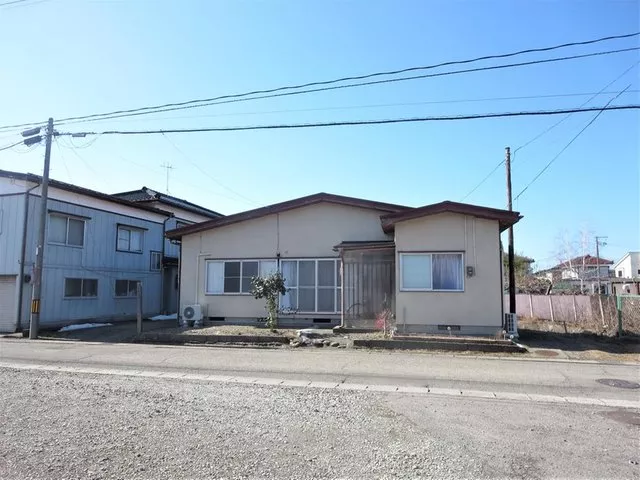 <Income Property (2 Buildings)> Rental housing in Wakabacho, Tsuruoka City! Both single-story buildings are currently rented out.