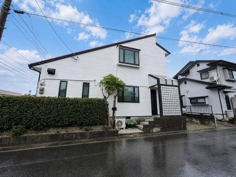 This is a spacious corner property that lets in sunlight and refreshing breezes♪ Please take a look☆/