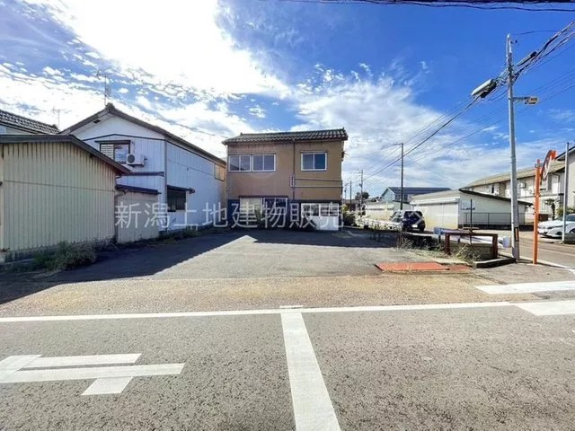 ■ Parking for 4 or more cars ■ Recommended for warehouses or material storage ■ Also for sale as land for 4.98 million yen
