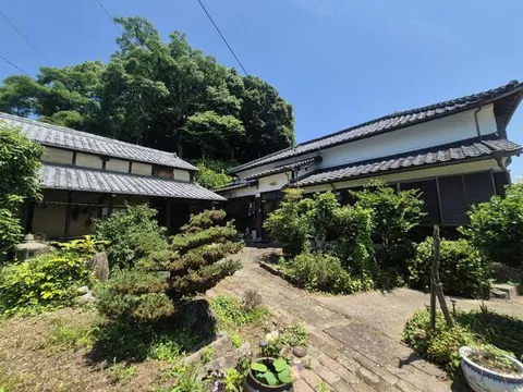Ureshino City, Shioda Town, Oaza Babashita Ko (Hizen Kashima Station) 2-story building 6DK