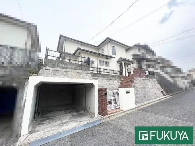 ◆Renovated property completed in February of the 8th year of Reiwa◆There is a garden and wooden deck on the southeast side