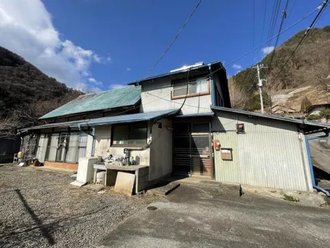 Yamanashi Mitomi Tokuwa (Shioyama station) 2F 6DK

1,980,000 yen