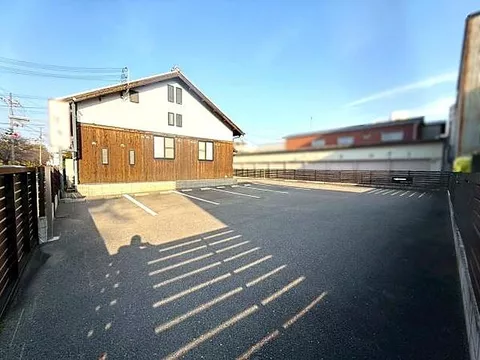 Used single-family home in Wakayama City, Bozu-cho, residential property with store