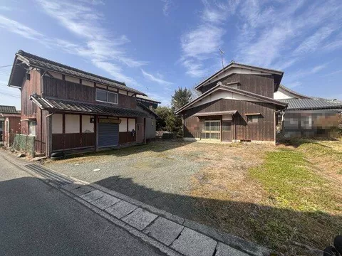 Aoyanagi, Azumigawa-cho, Takashima-shi, Takashima (Azumigawa Sta.) 2F 7DK

5.5 million yen