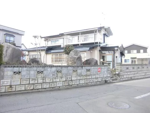 Hirosaki City, Oaza Sakuragaoka 3-chome (Seiai Chuko-mae Station) 2-story building 6K