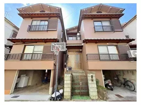 A short 11-minute walk from Kintetsu Minami Osaka Line Takada City Station♪ Unregistered portion available
