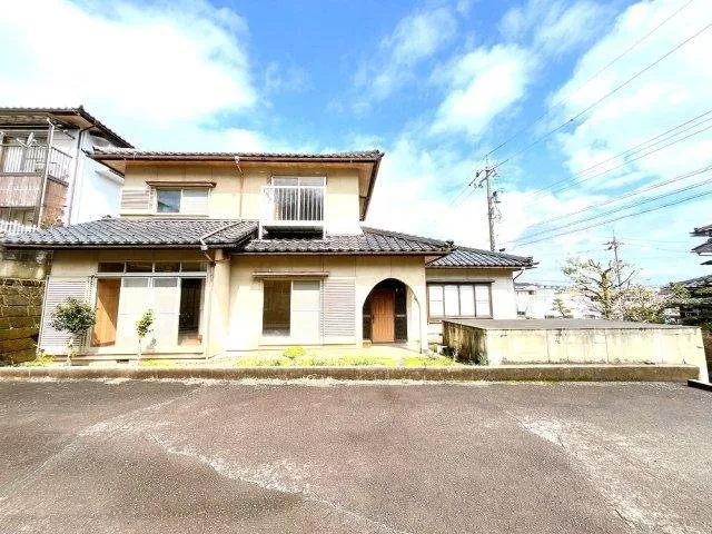 Takai Real Estate ☆ 6DK spacious used house on a 57-tsubo lot