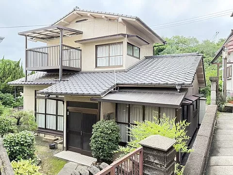 Used single-family home Mukojima Town