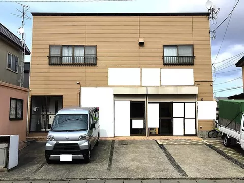 <Shinjo Yamada> Equipped with road heating, store and residence