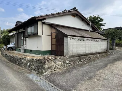 Yatsushiro City, Futami Honmachi (Higo Futami Station) Single-story building 4DK