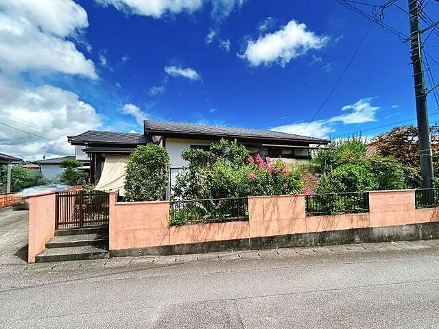 Used single-family home in Minami-ga-oka 2-chome, Kadogawa Town, Higashi-usuki District