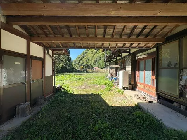 Takayama City Nyuukawa Town Ashitani 2-story building 8DK