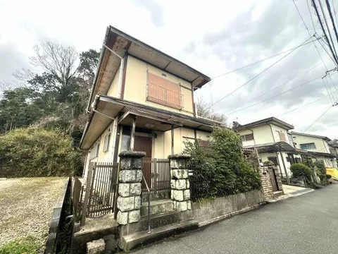 6 Shimomaki, Kamimaki-cho, Kitakatsugi-gun (Hatakeda Sta.) 2F 6DK

2F 6DK 3,600,000 yen